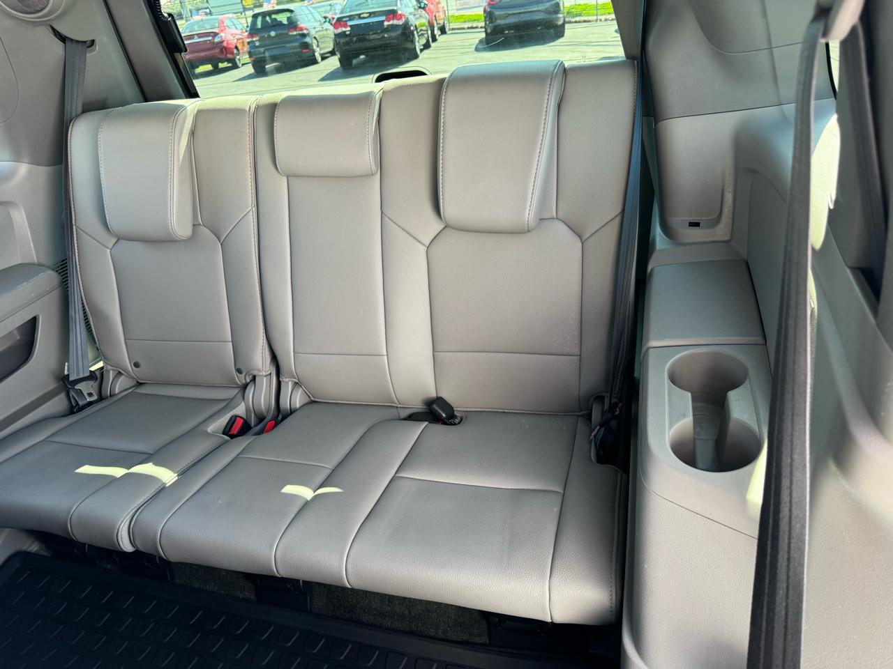 Honda Pilot 4WD 4dr Touring w/RES & Navi 2015