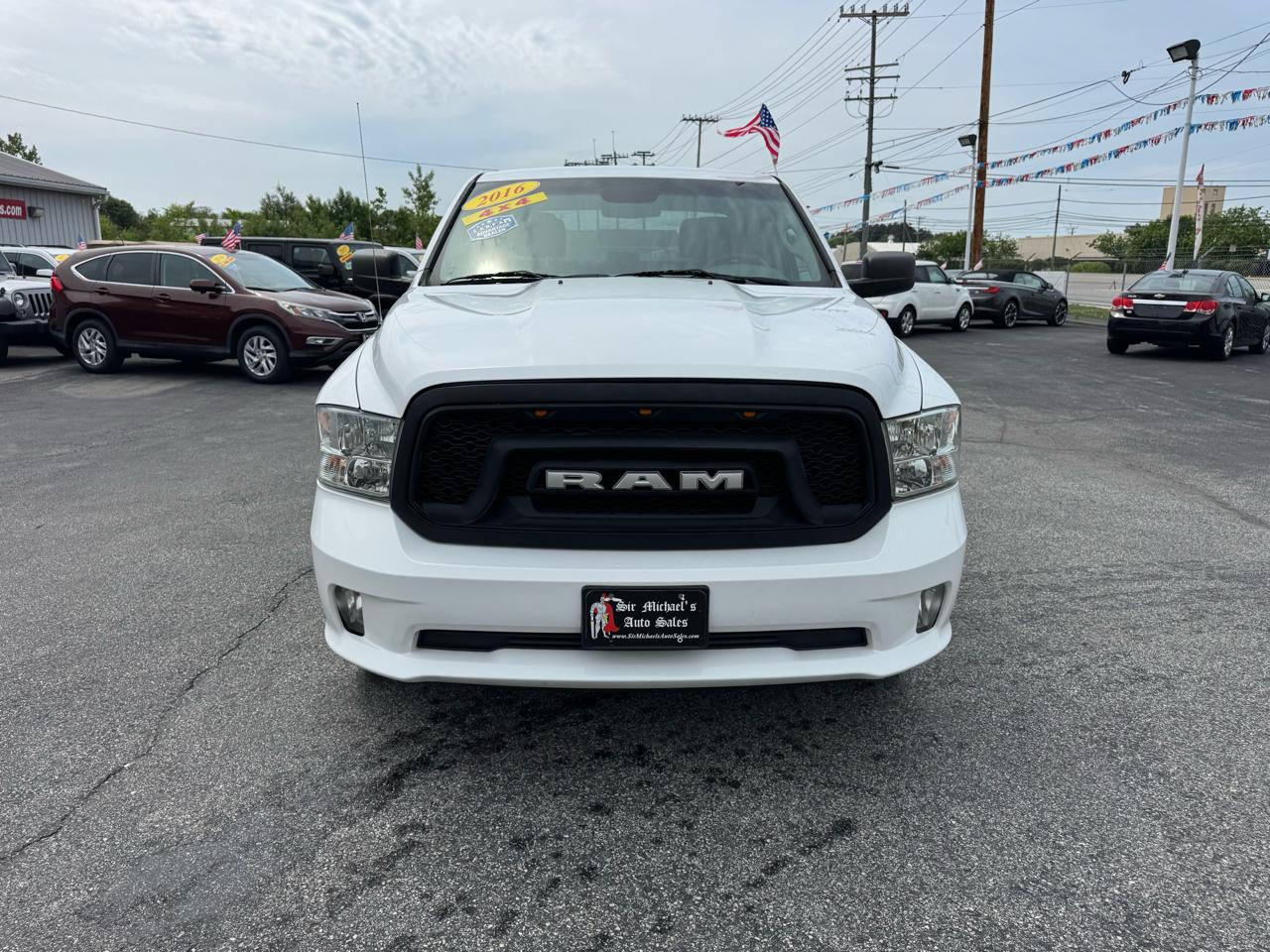 RAM 1500 4WD Crew Cab 140.5" Express 2016