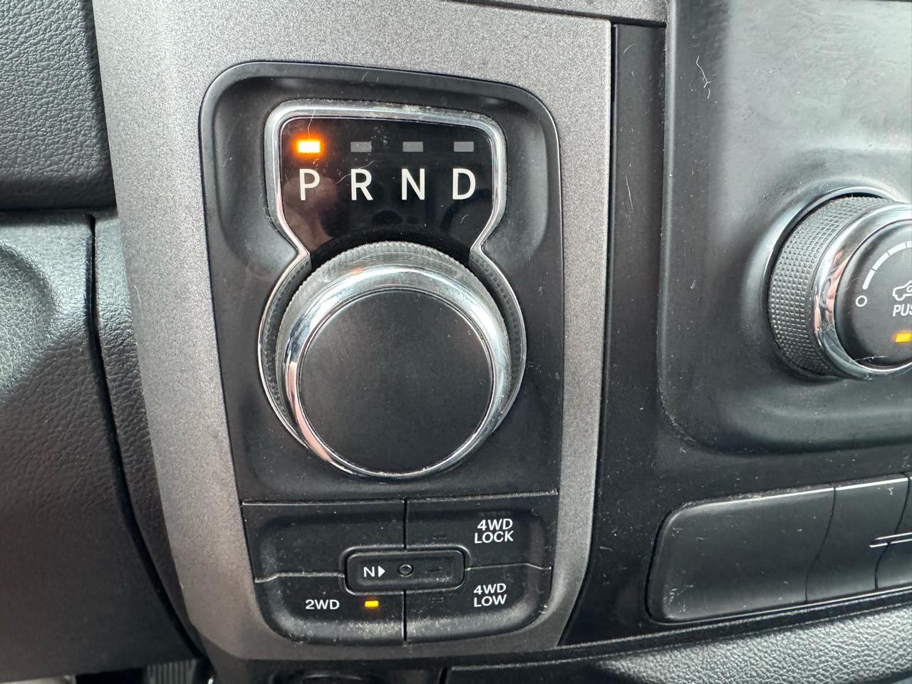RAM 1500 4WD Crew Cab 140.5" Express 2016