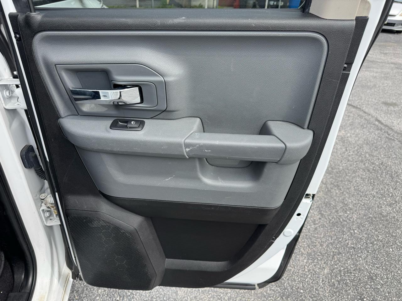RAM 1500 Classic Warlock 4x4 Quad Cab 6'4" Box 2019