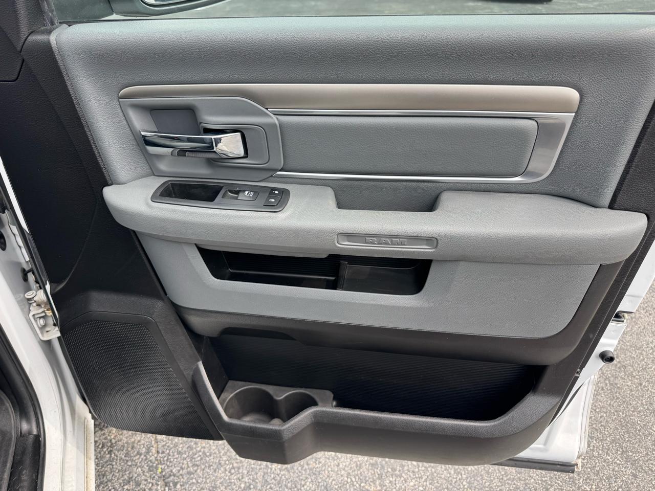 RAM 1500 Classic Warlock 4x4 Quad Cab 6'4" Box 2019