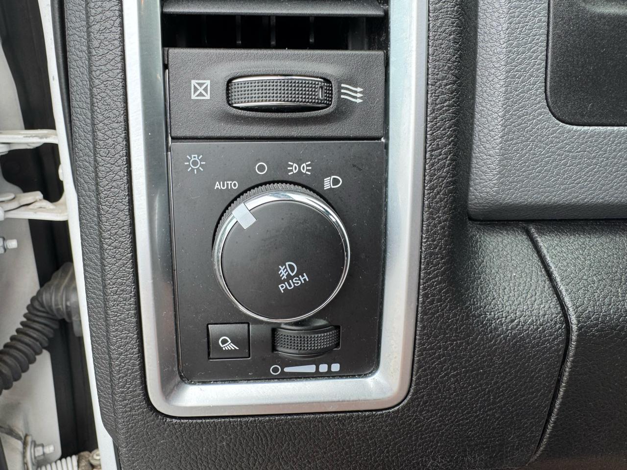 RAM 1500 Classic Warlock 4x4 Quad Cab 6'4" Box 2019