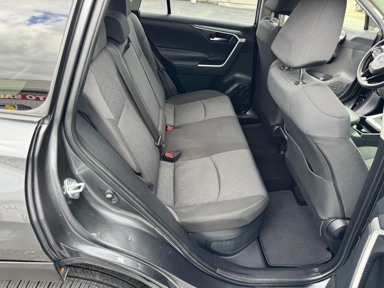 Toyota RAV4 Hybrid XLE AWD (Natl) 2019