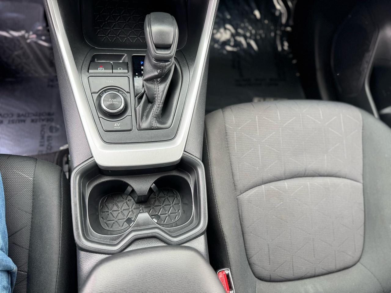 Toyota RAV4 Hybrid XLE AWD (Natl) 2019