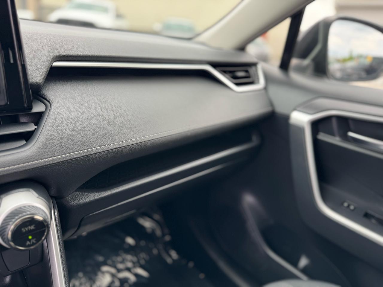 Toyota RAV4 Hybrid XLE AWD (Natl) 2019