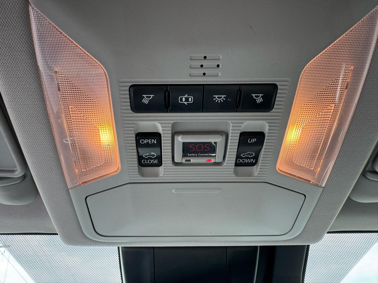 Toyota RAV4 Hybrid XLE AWD (Natl) 2019