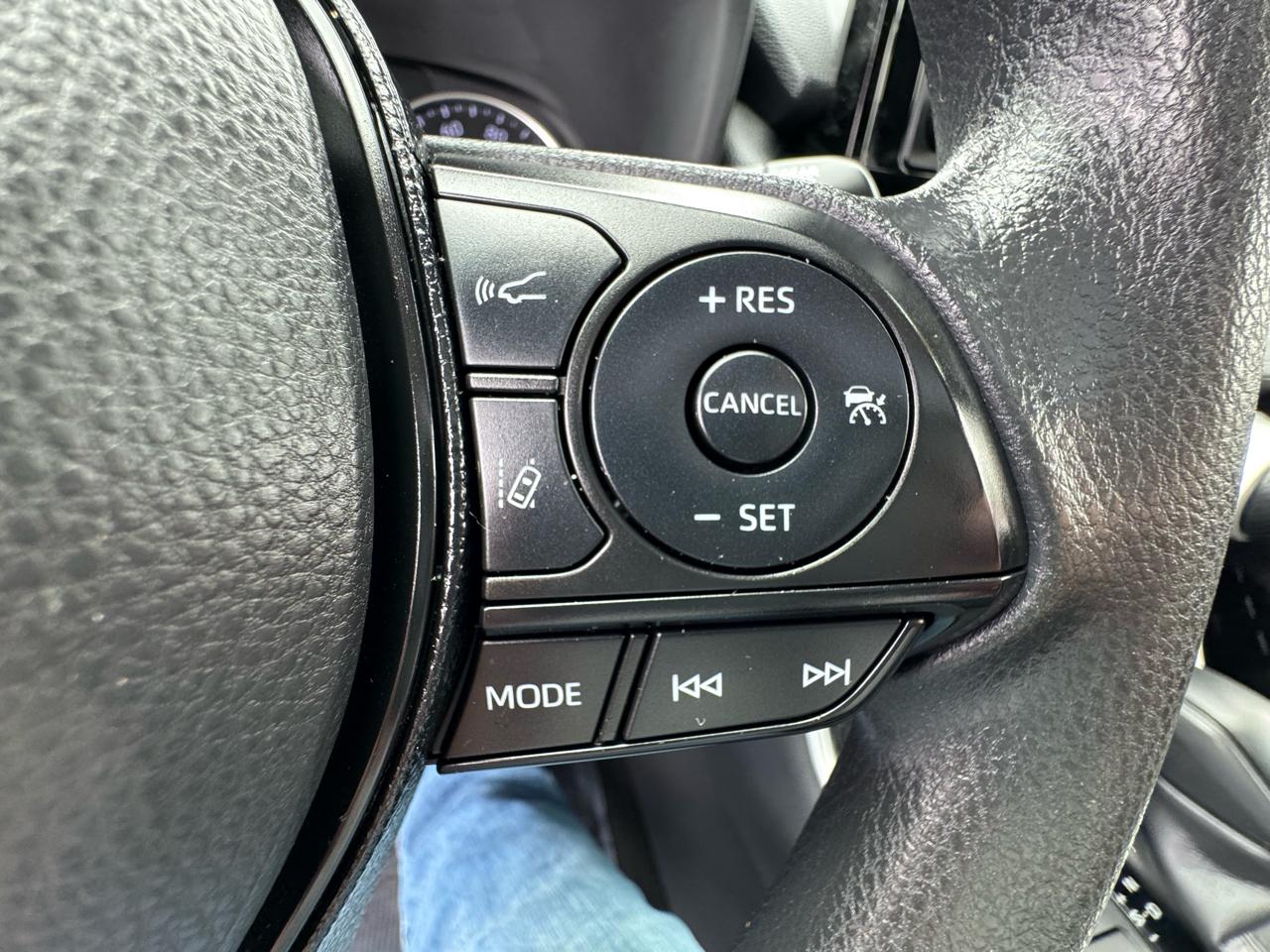 Toyota RAV4 Hybrid XLE AWD (Natl) 2019