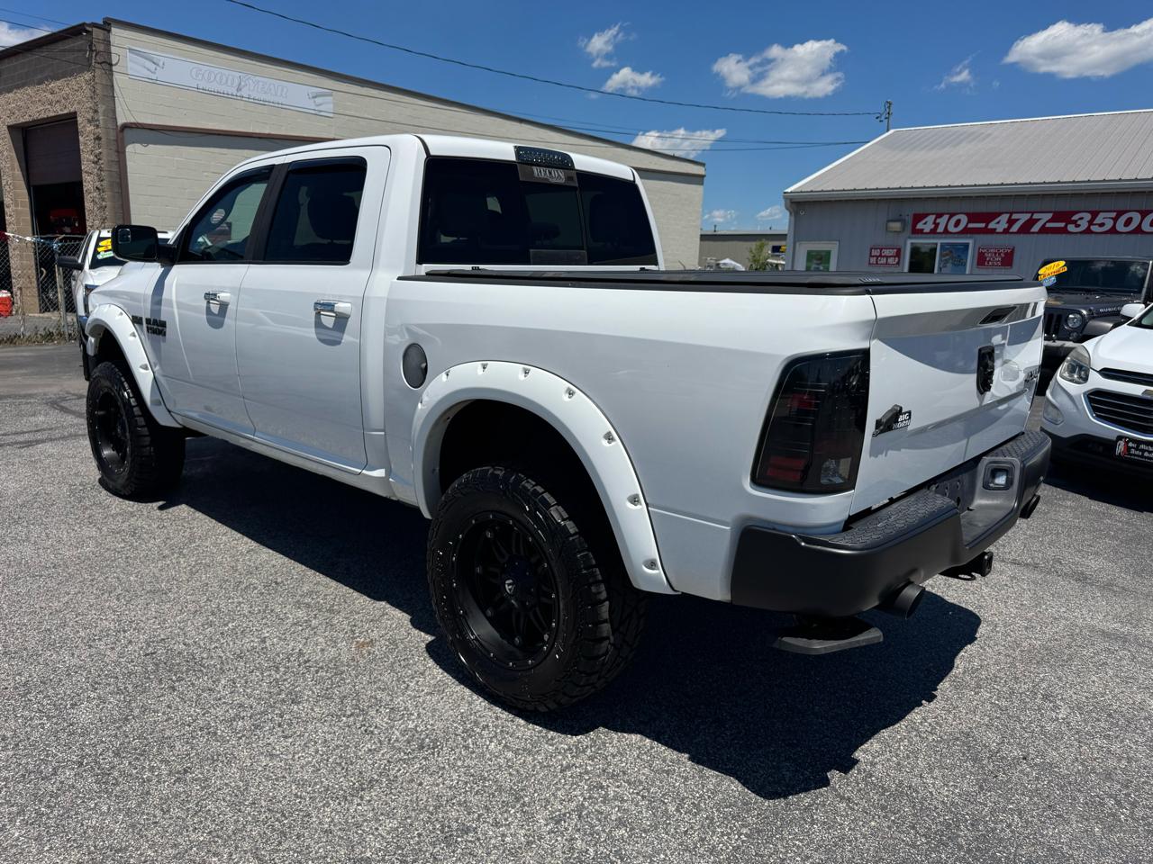 RAM 1500 4WD Crew Cab 140.5" Big Horn 2015