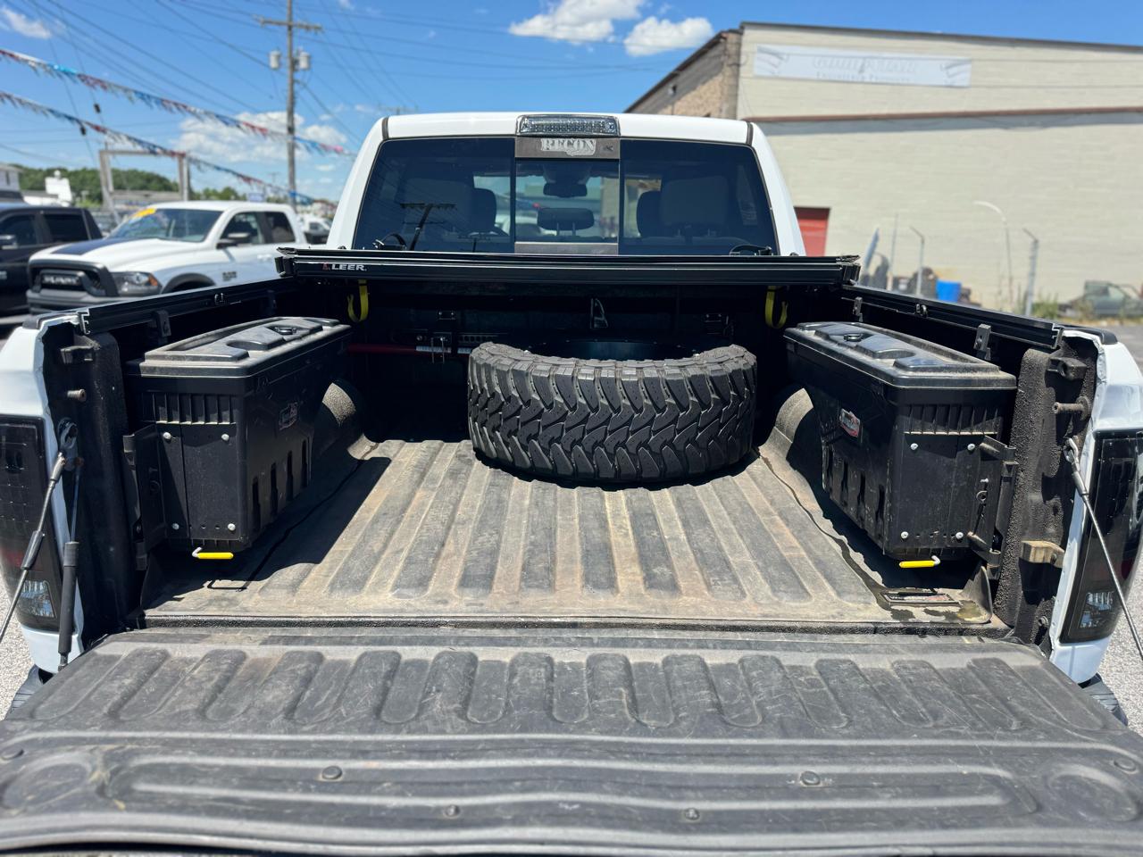 RAM 1500 4WD Crew Cab 140.5" Big Horn 2015