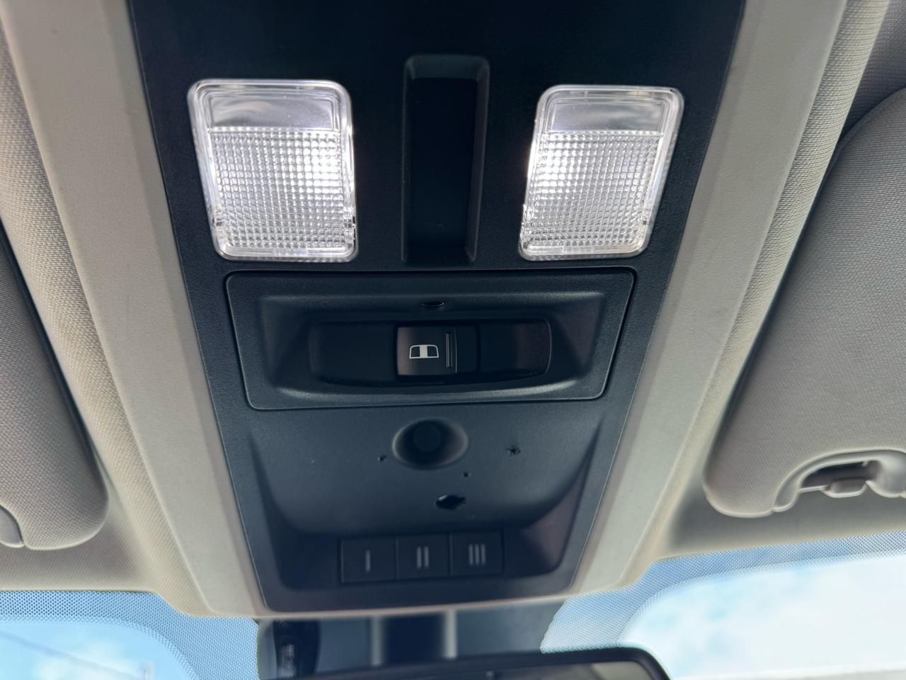 RAM 1500 4WD Crew Cab 140.5" Big Horn 2015