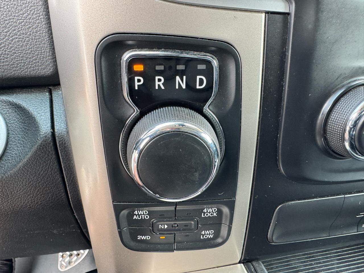 RAM 1500 4WD Crew Cab 140.5" Big Horn 2015