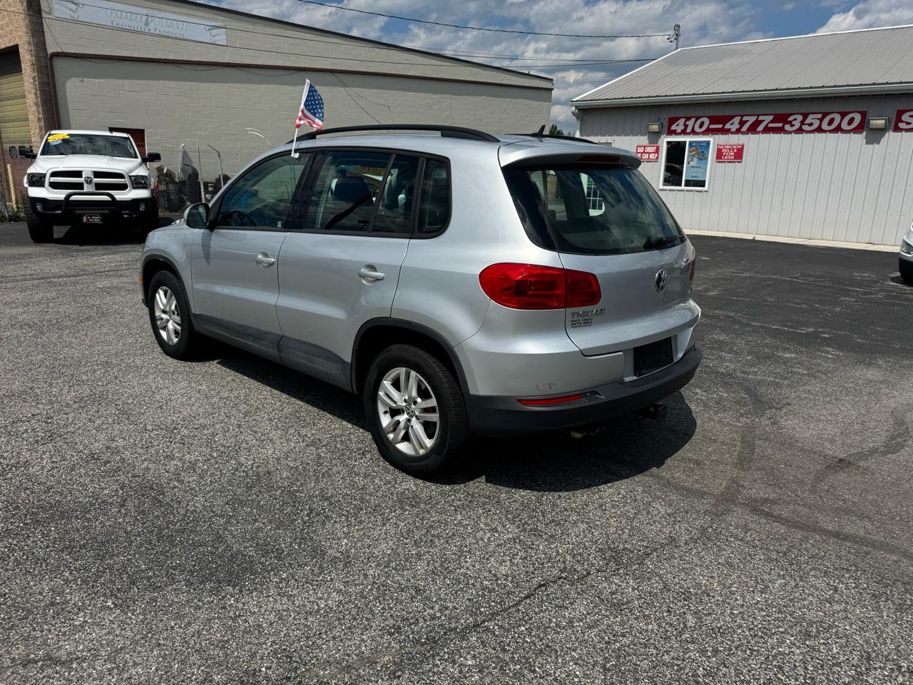 Volkswagen Tiguan S 2016