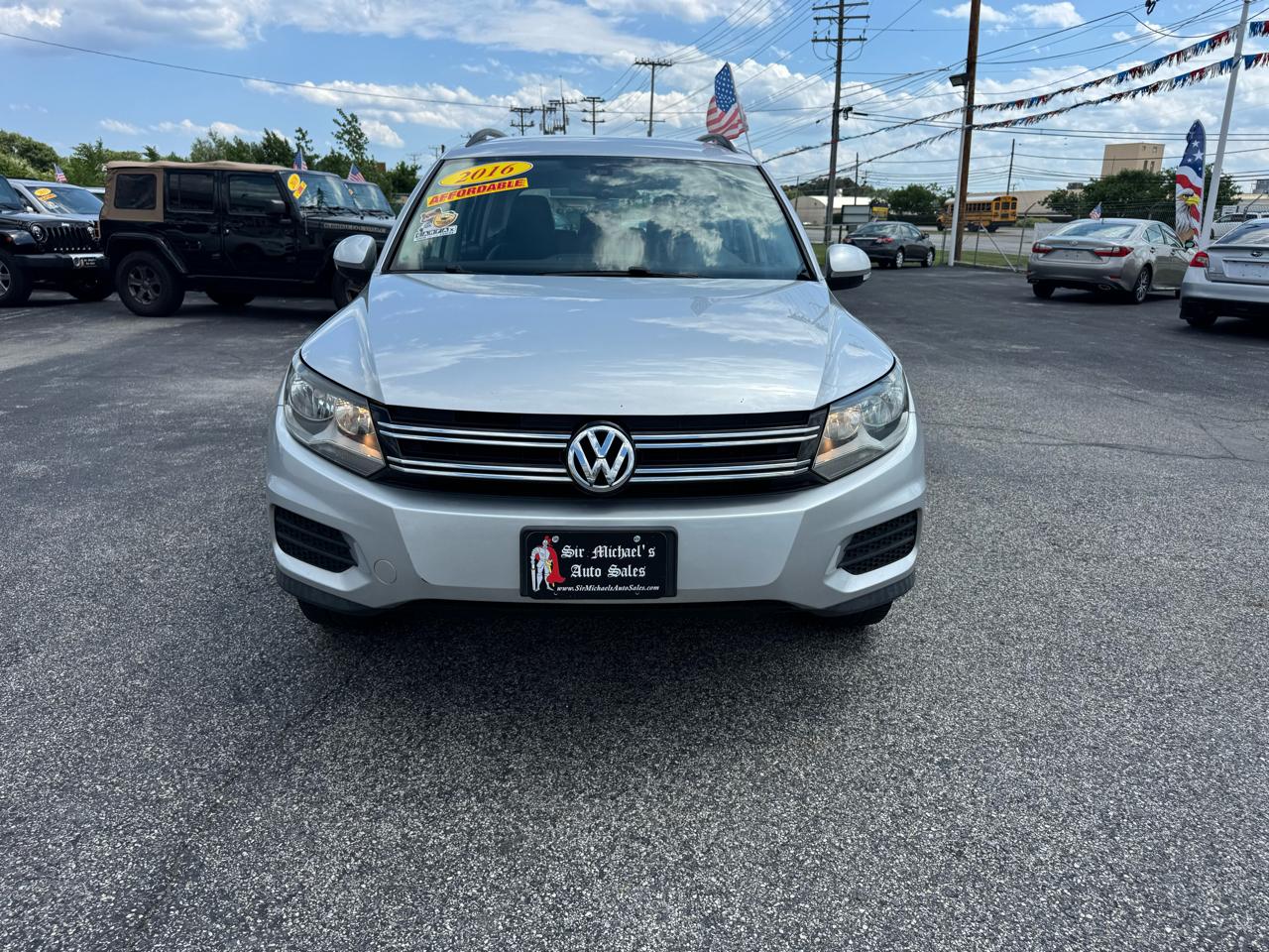 Volkswagen Tiguan S 2016
