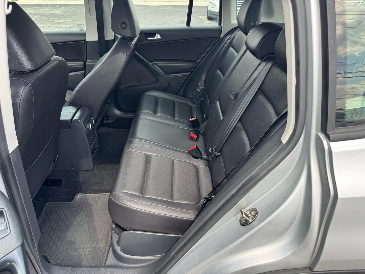 Volkswagen Tiguan S 2016