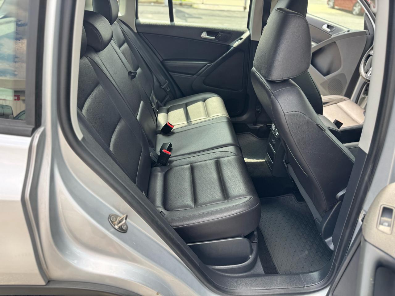 Volkswagen Tiguan S 2016