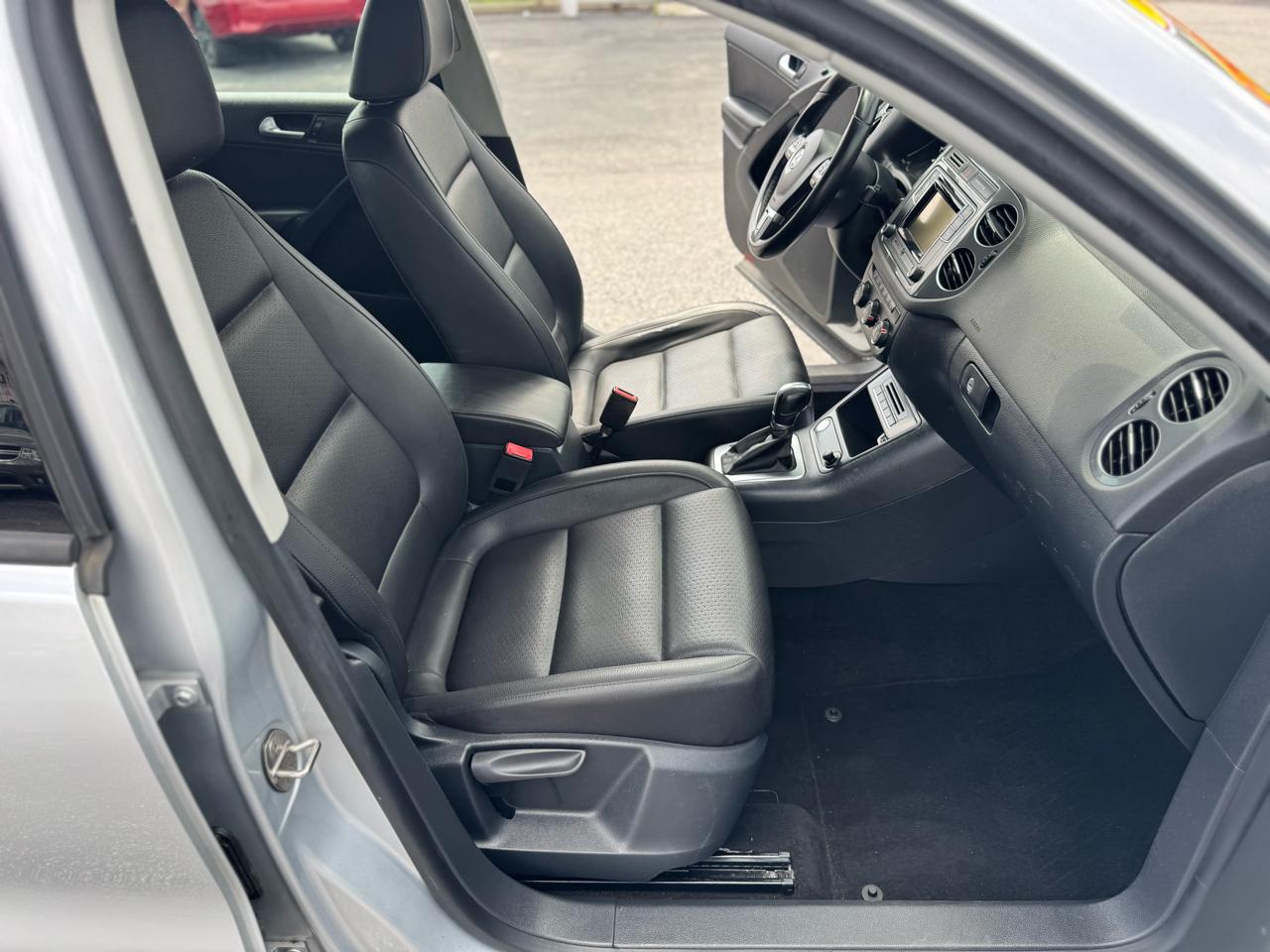 Volkswagen Tiguan S 2016