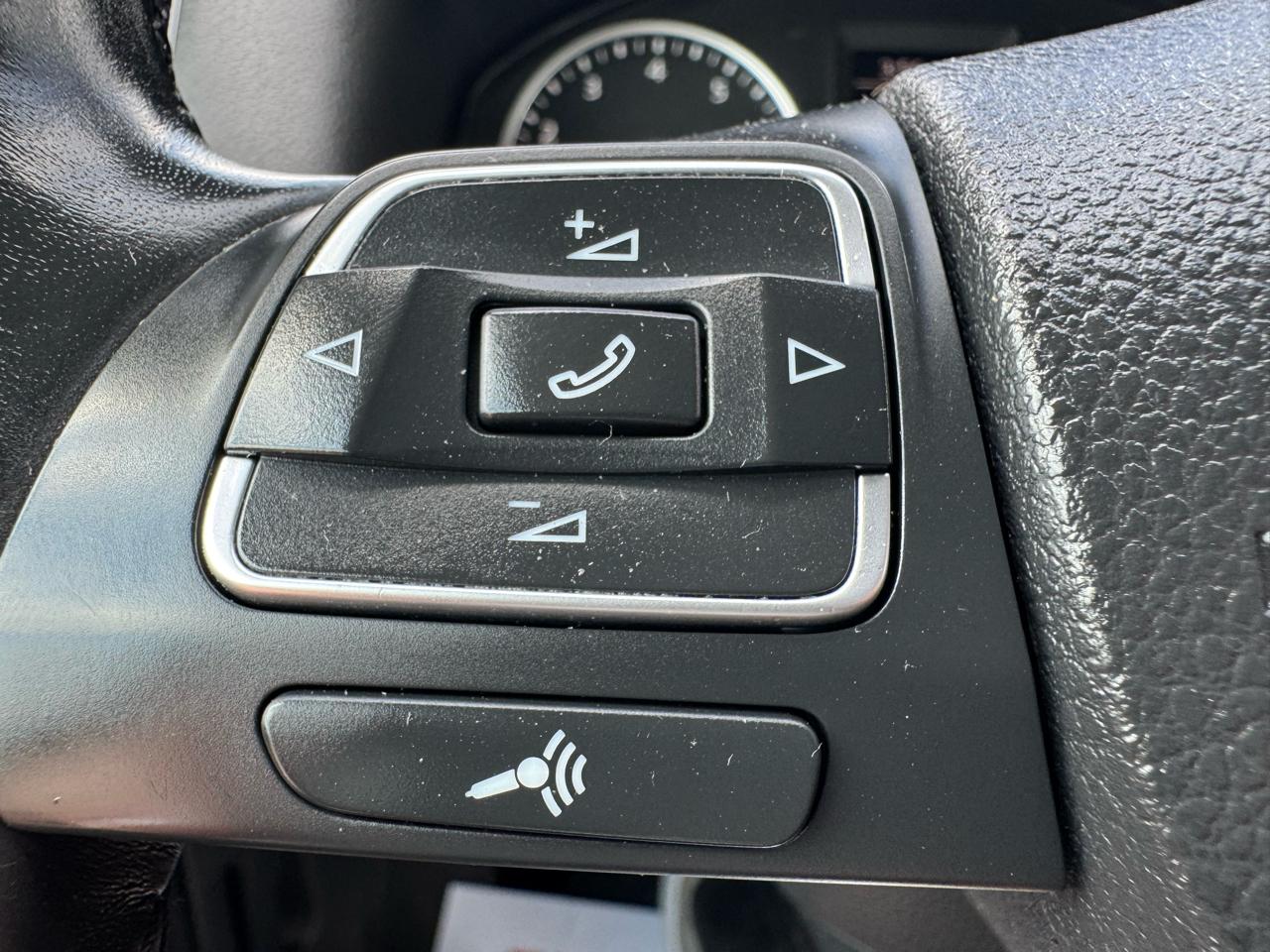 Volkswagen Tiguan S 2016