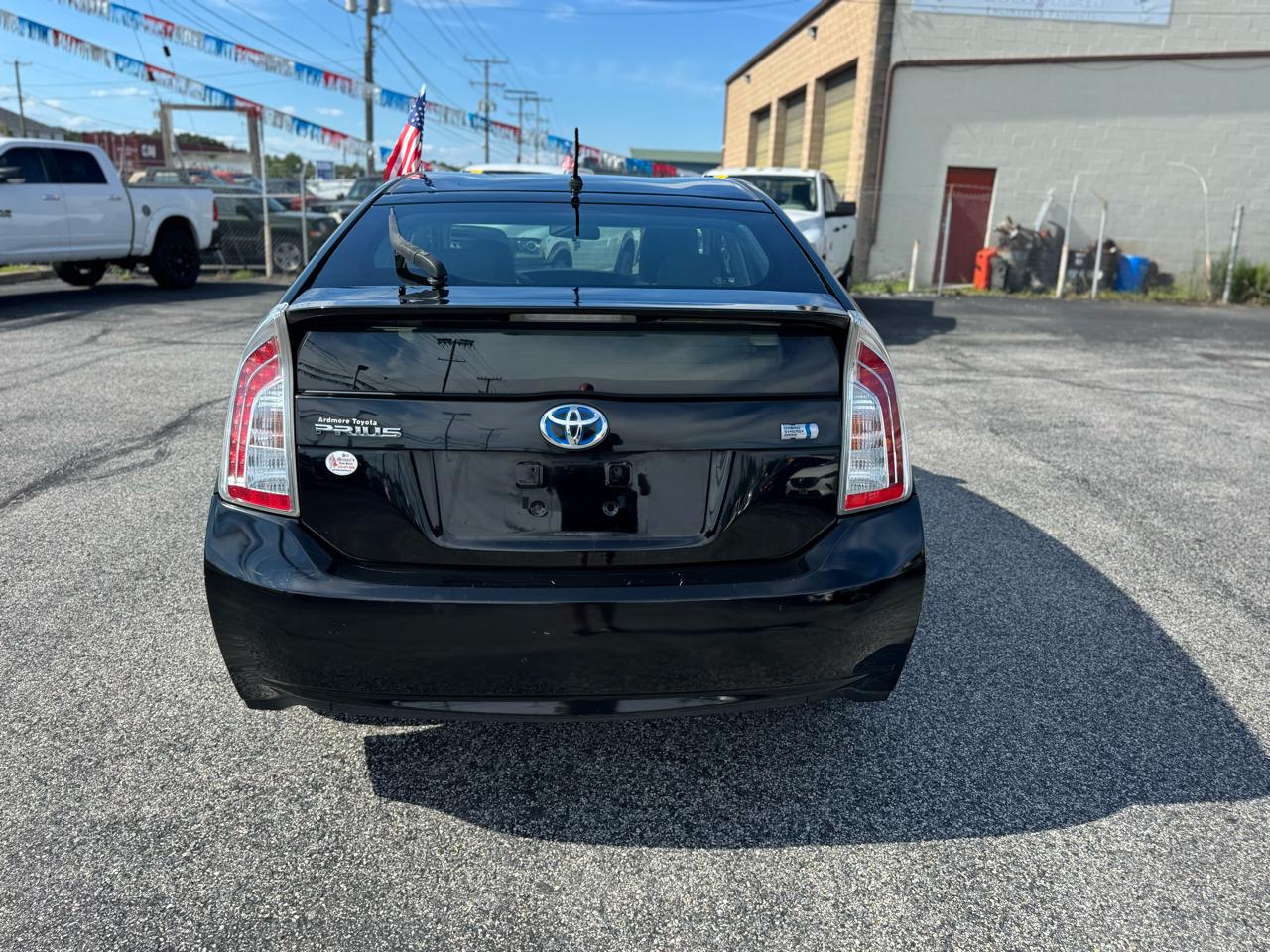 Toyota Prius 5dr HB Three (Natl) 2014