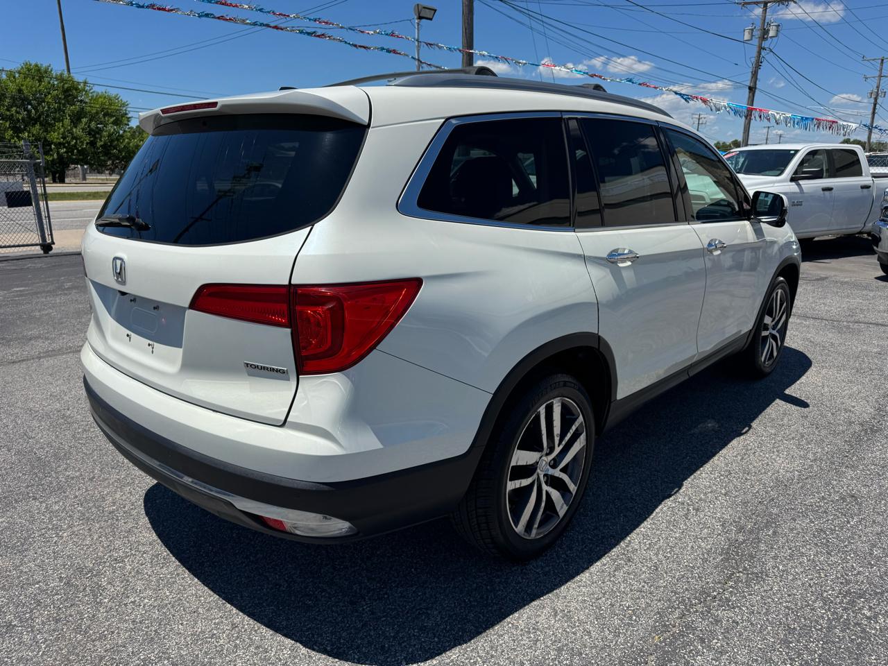 Honda Pilot 2WD 4dr Touring w/RES & Navi 2016