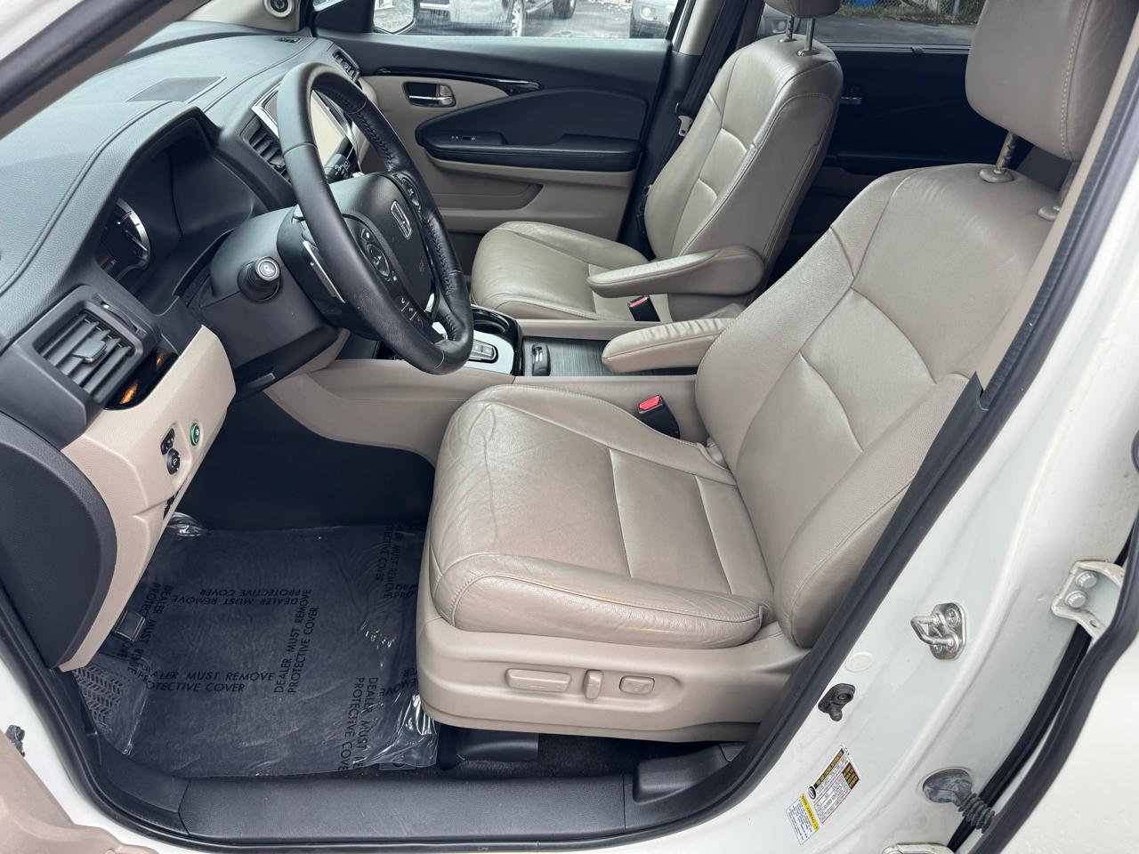 Honda Pilot 2WD 4dr Touring w/RES & Navi 2016