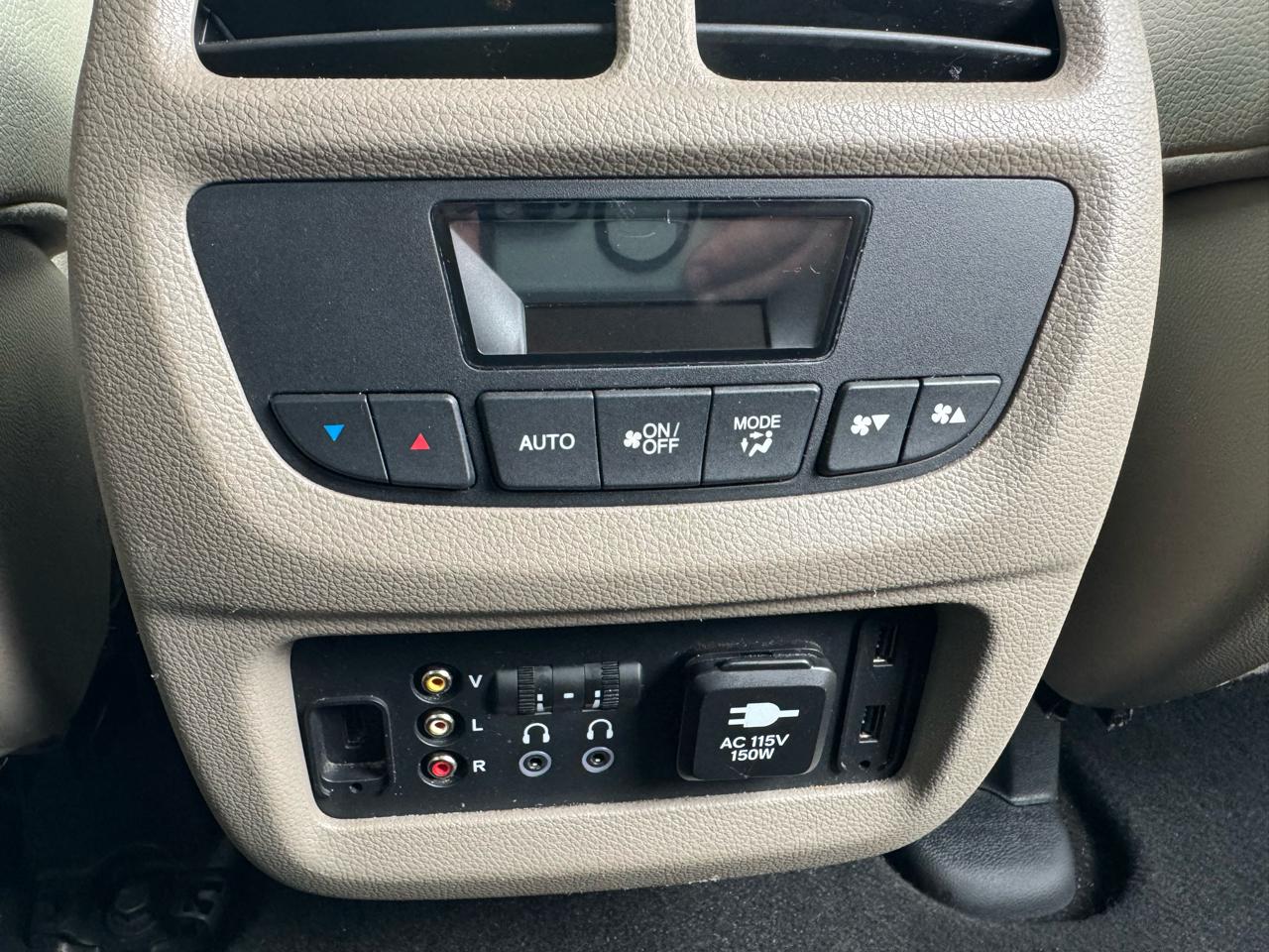 Honda Pilot 2WD 4dr Touring w/RES & Navi 2016