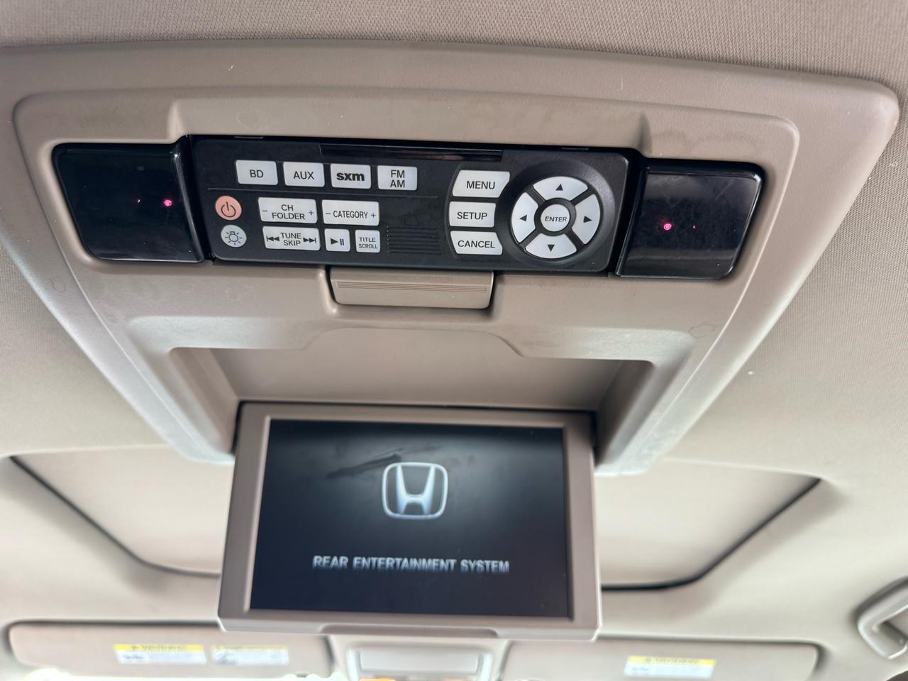 Honda Pilot 2WD 4dr Touring w/RES & Navi 2016