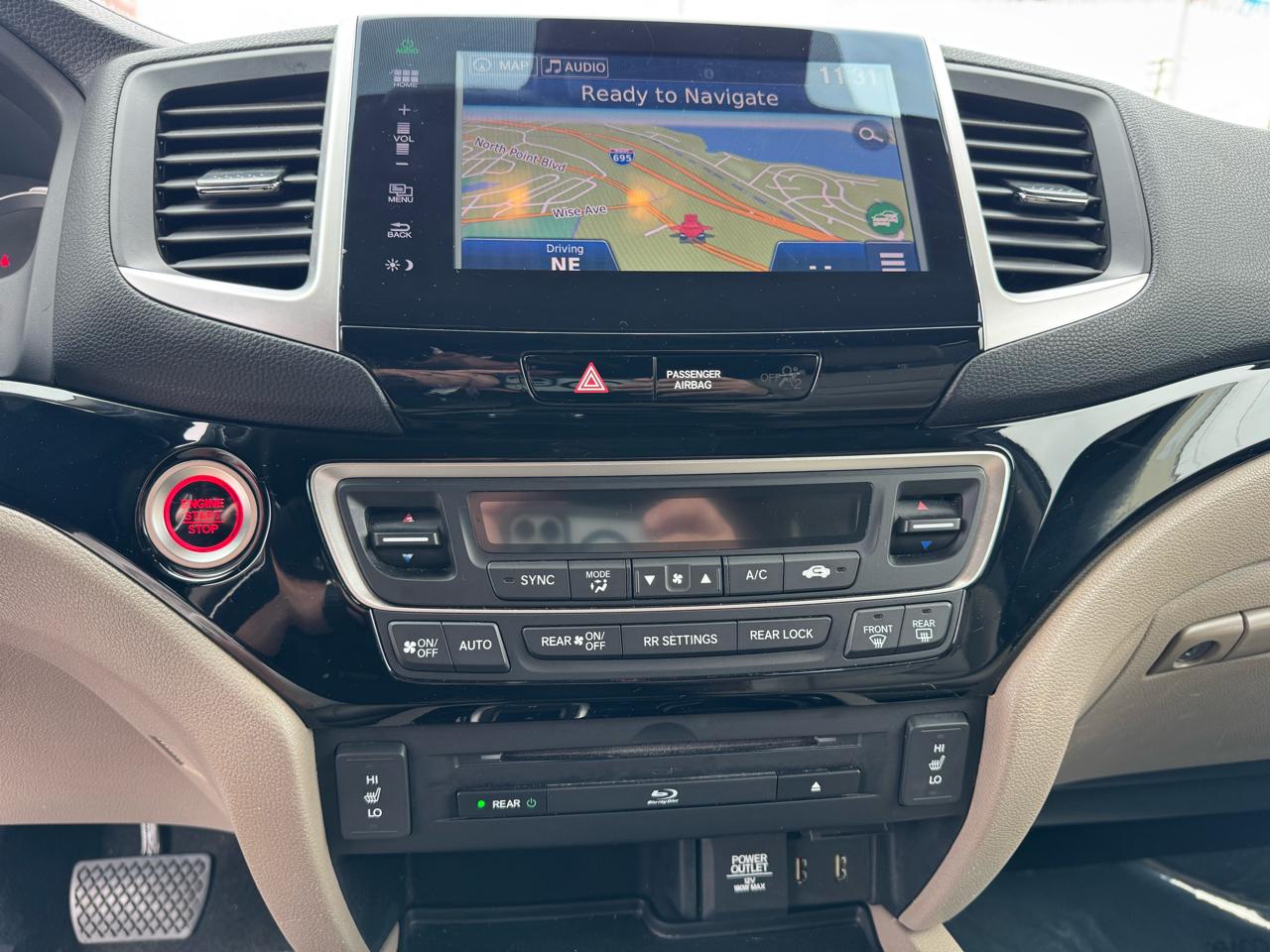 Honda Pilot 2WD 4dr Touring w/RES & Navi 2016