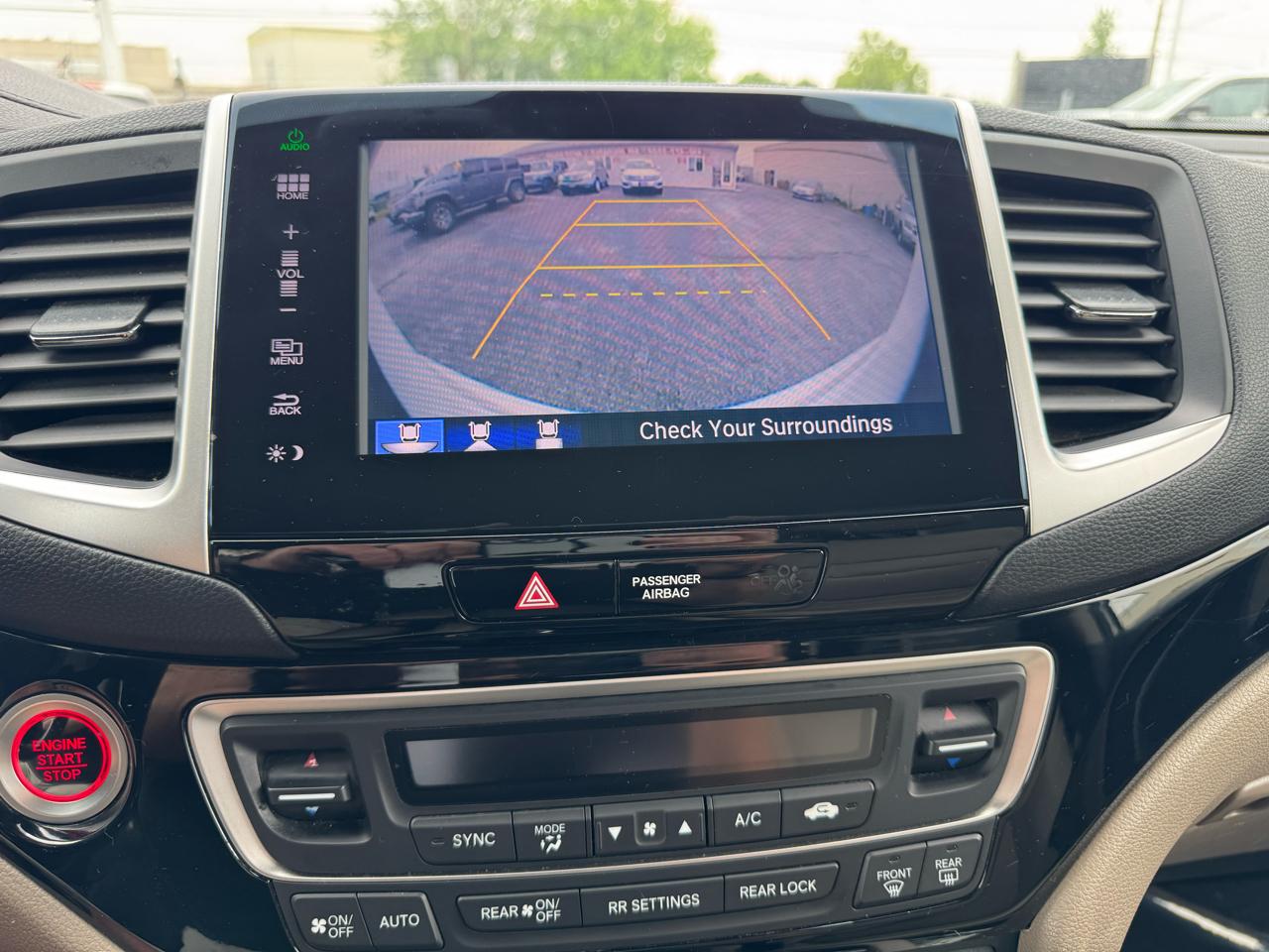 Honda Pilot 2WD 4dr Touring w/RES & Navi 2016