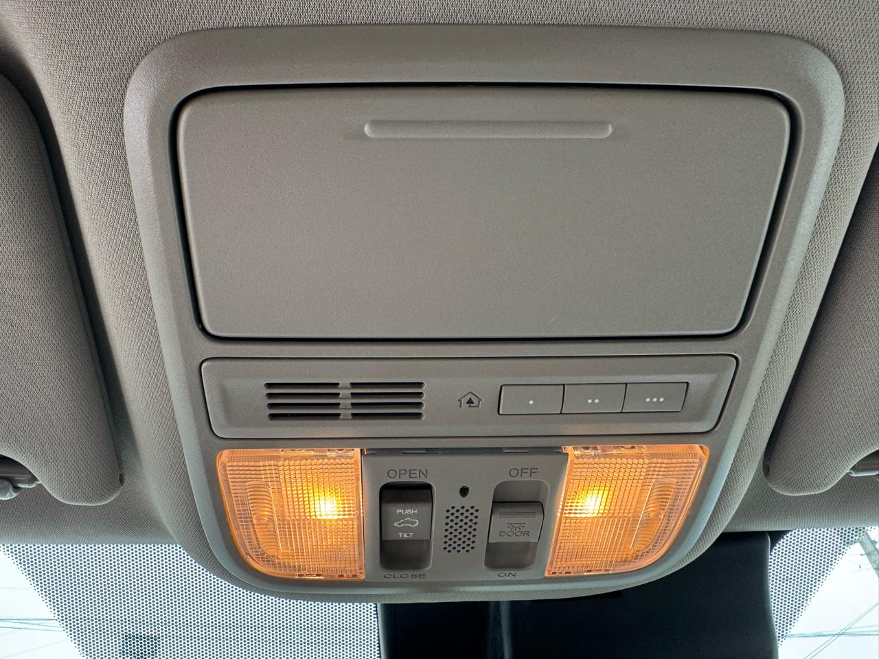 Honda Pilot 2WD 4dr Touring w/RES & Navi 2016