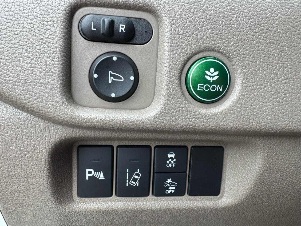 Honda Pilot 2WD 4dr Touring w/RES & Navi 2016