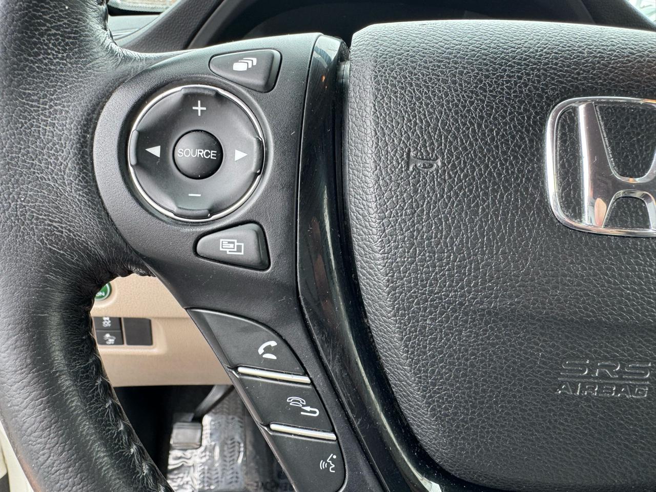 Honda Pilot 2WD 4dr Touring w/RES & Navi 2016