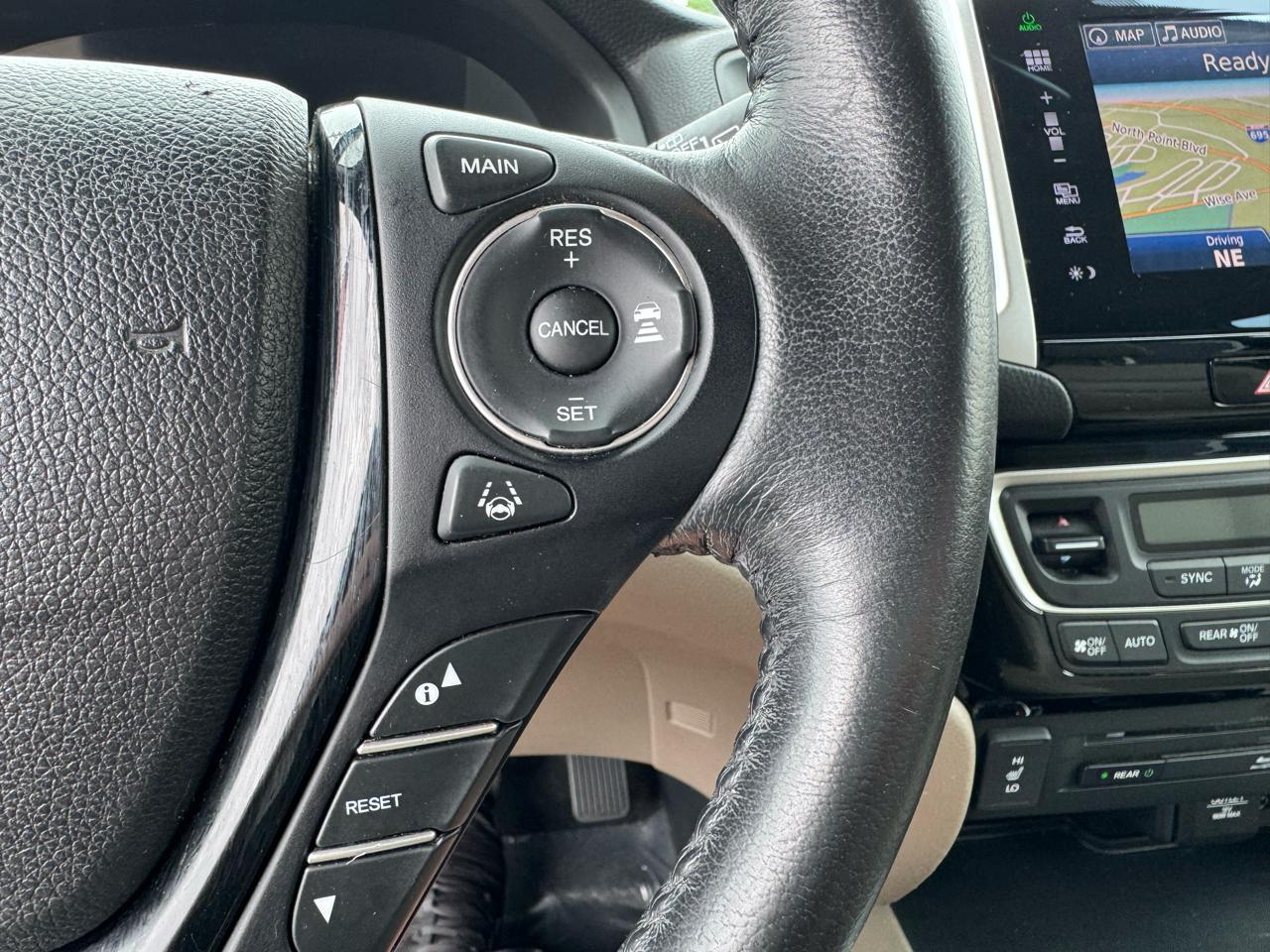 Honda Pilot 2WD 4dr Touring w/RES & Navi 2016