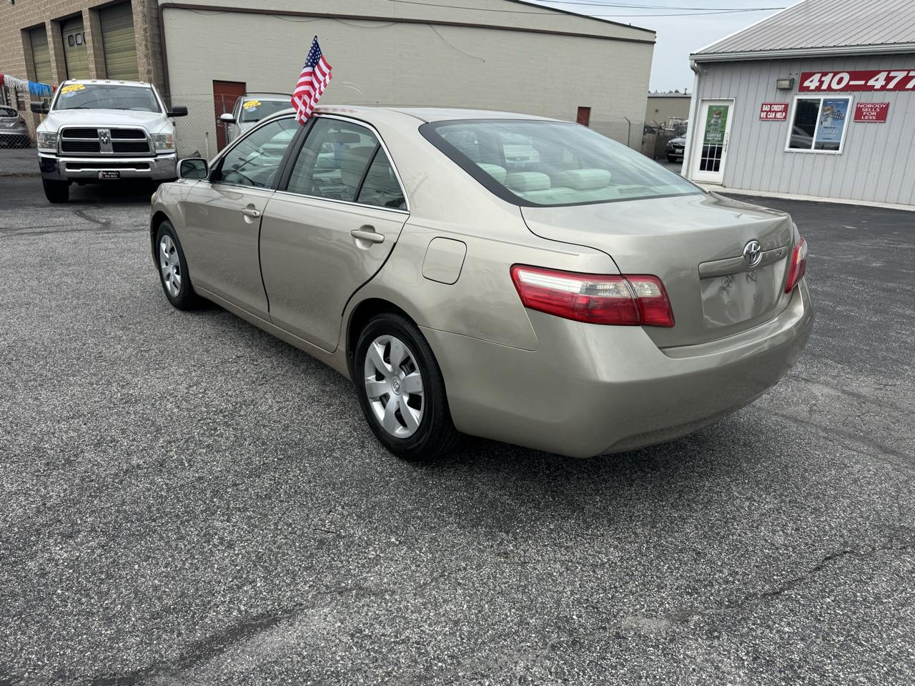 Toyota Camry 4dr Sdn I4 Auto LE (Natl) 2009