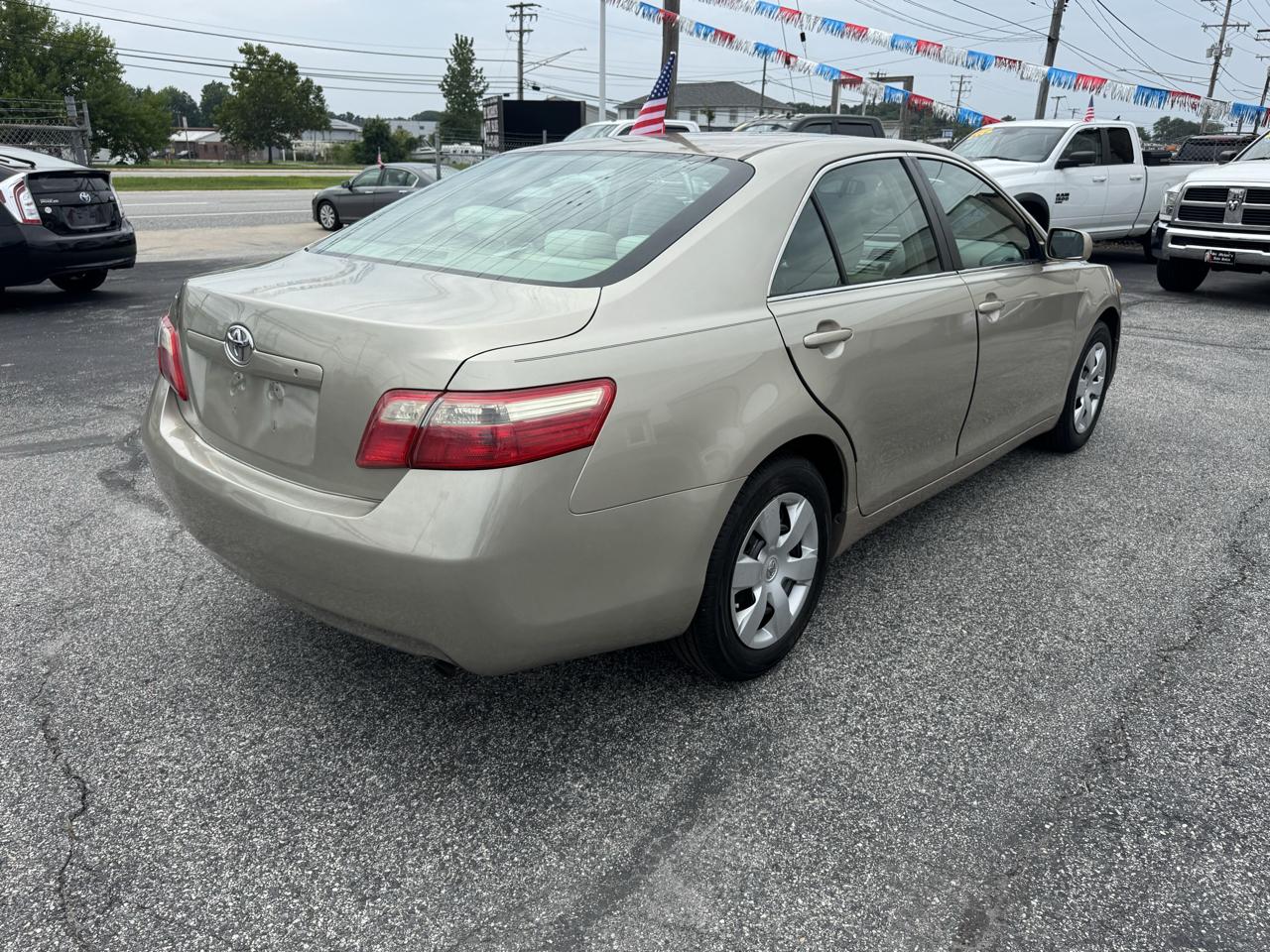 Toyota Camry 4dr Sdn I4 Auto LE (Natl) 2009
