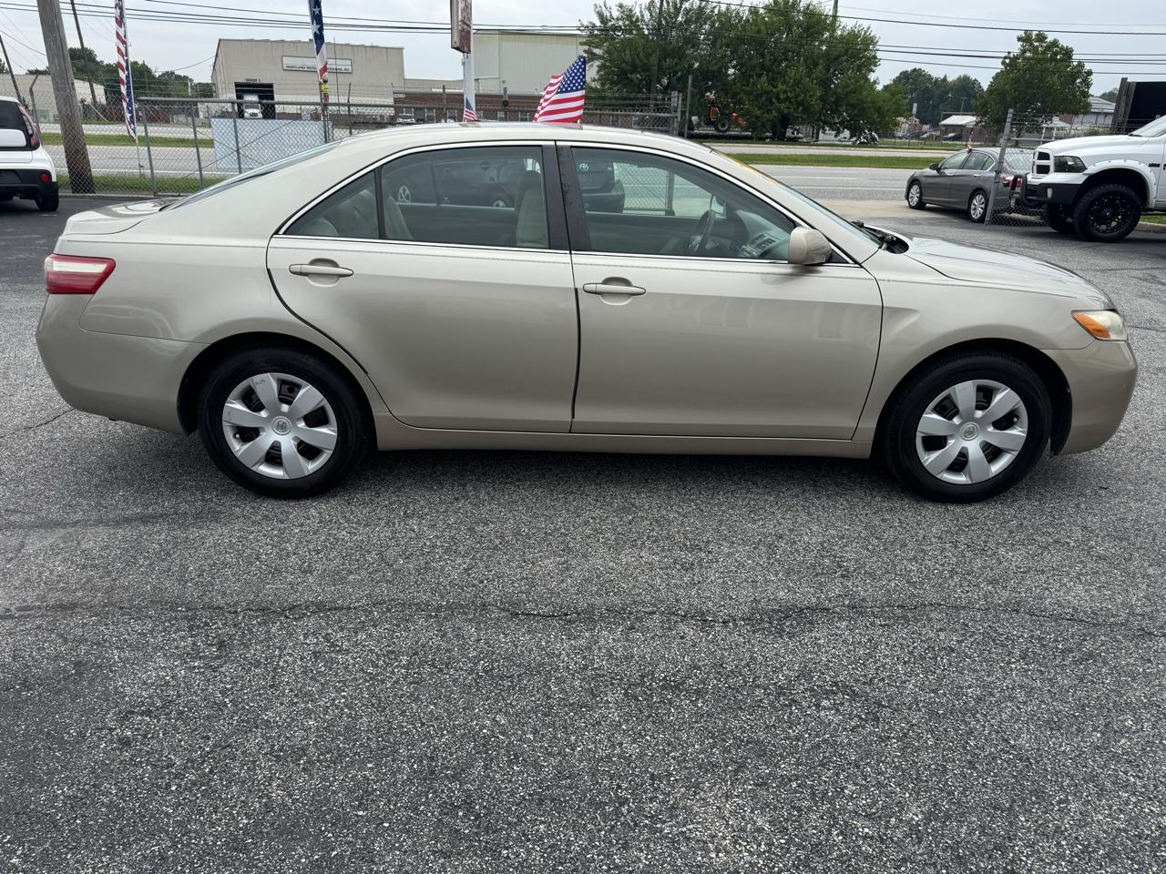 Toyota Camry 4dr Sdn I4 Auto LE (Natl) 2009