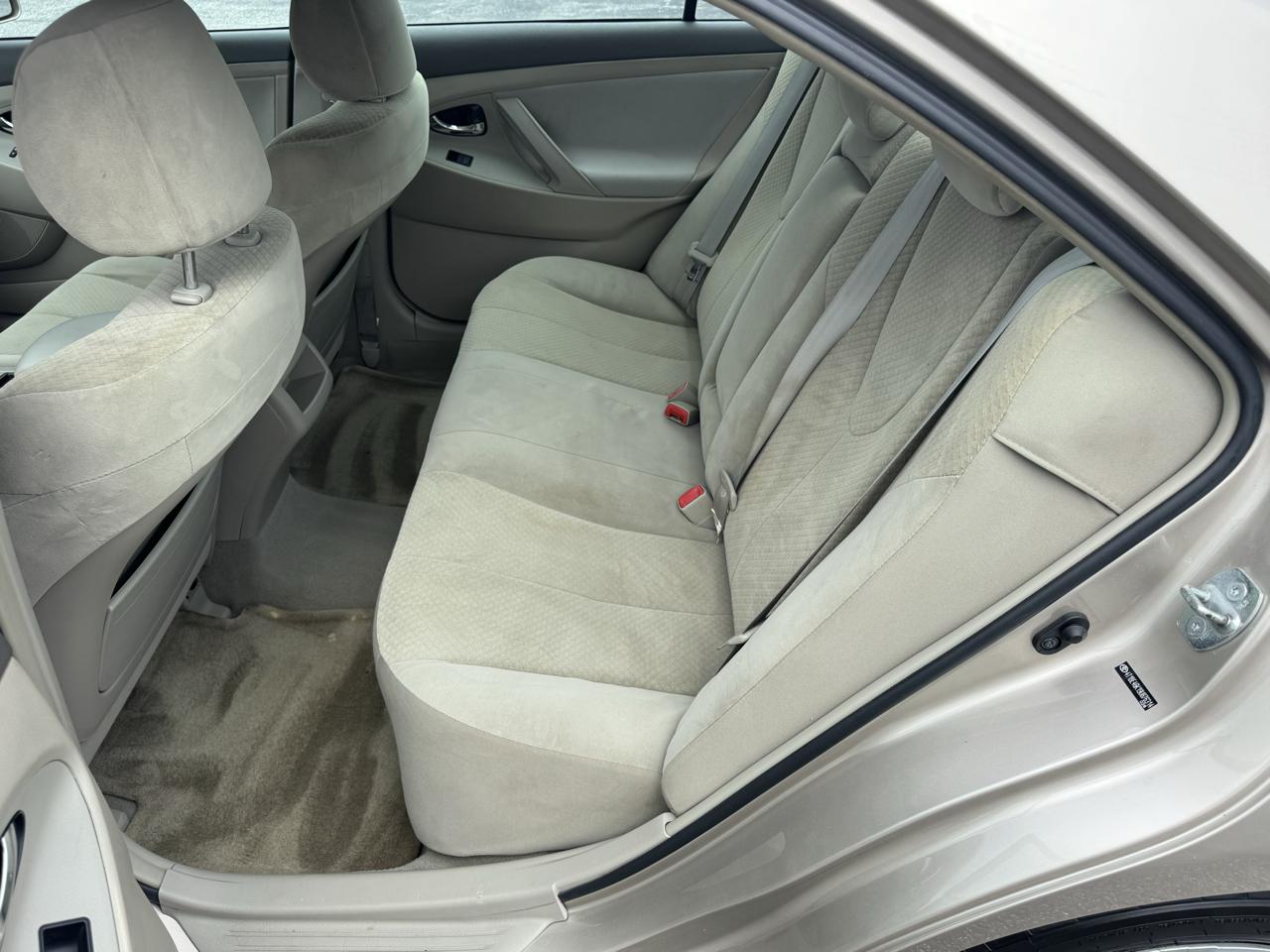 Toyota Camry 4dr Sdn I4 Auto LE (Natl) 2009