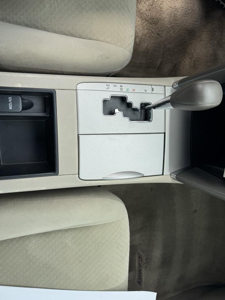 Toyota Camry 4dr Sdn I4 Auto LE (Natl) 2009