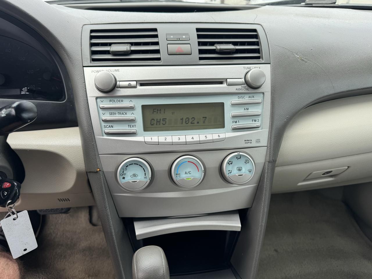 Toyota Camry 4dr Sdn I4 Auto LE (Natl) 2009