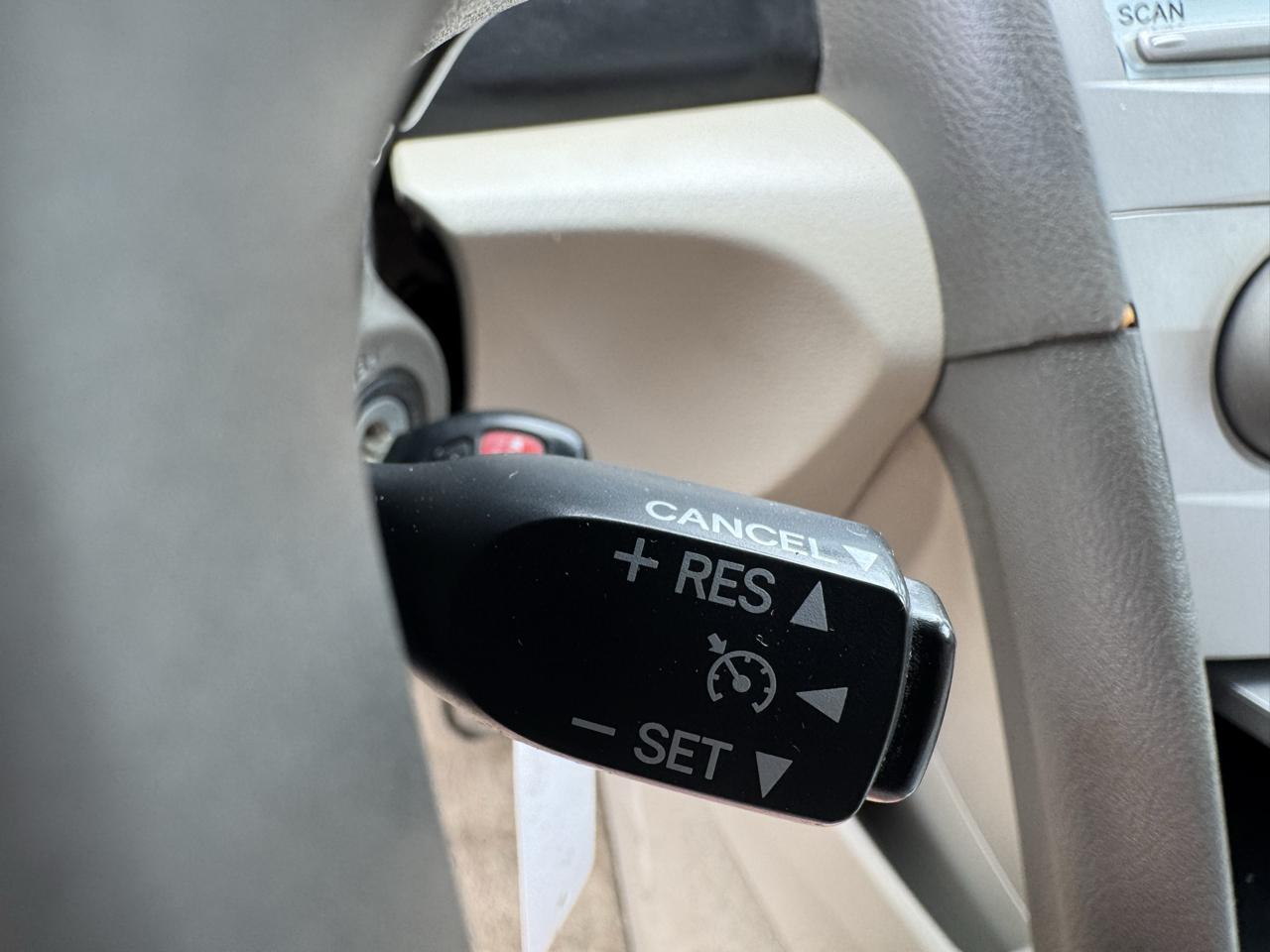 Toyota Camry 4dr Sdn I4 Auto LE (Natl) 2009