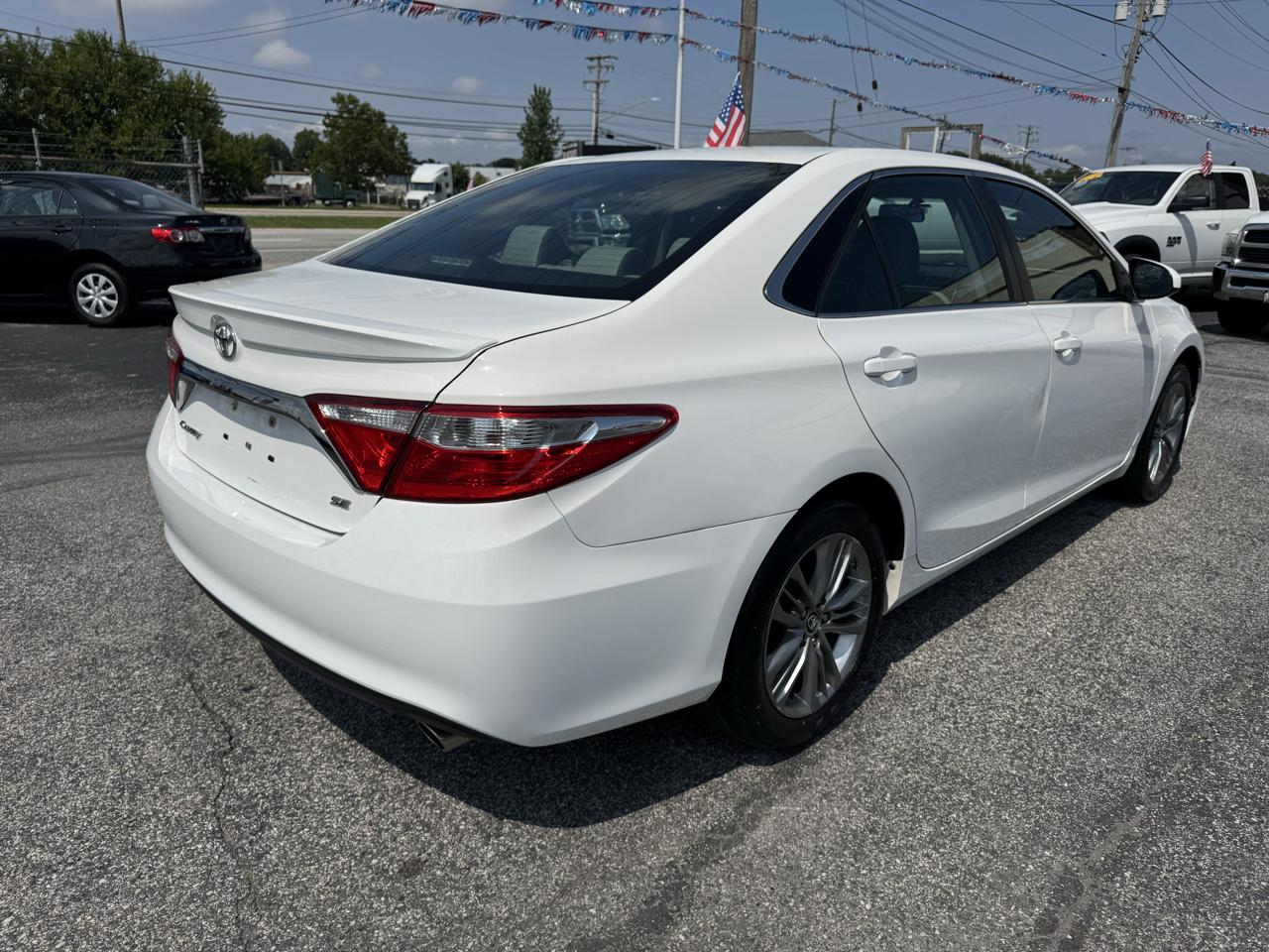 Toyota Camry 4dr Sdn I4 Auto SE w/Special Edition Pkg (Natl) 2016