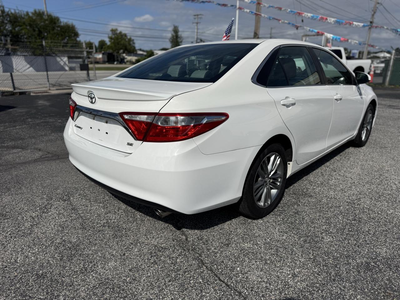 Toyota Camry 4dr Sdn I4 Auto SE w/Special Edition Pkg (Natl) 2016