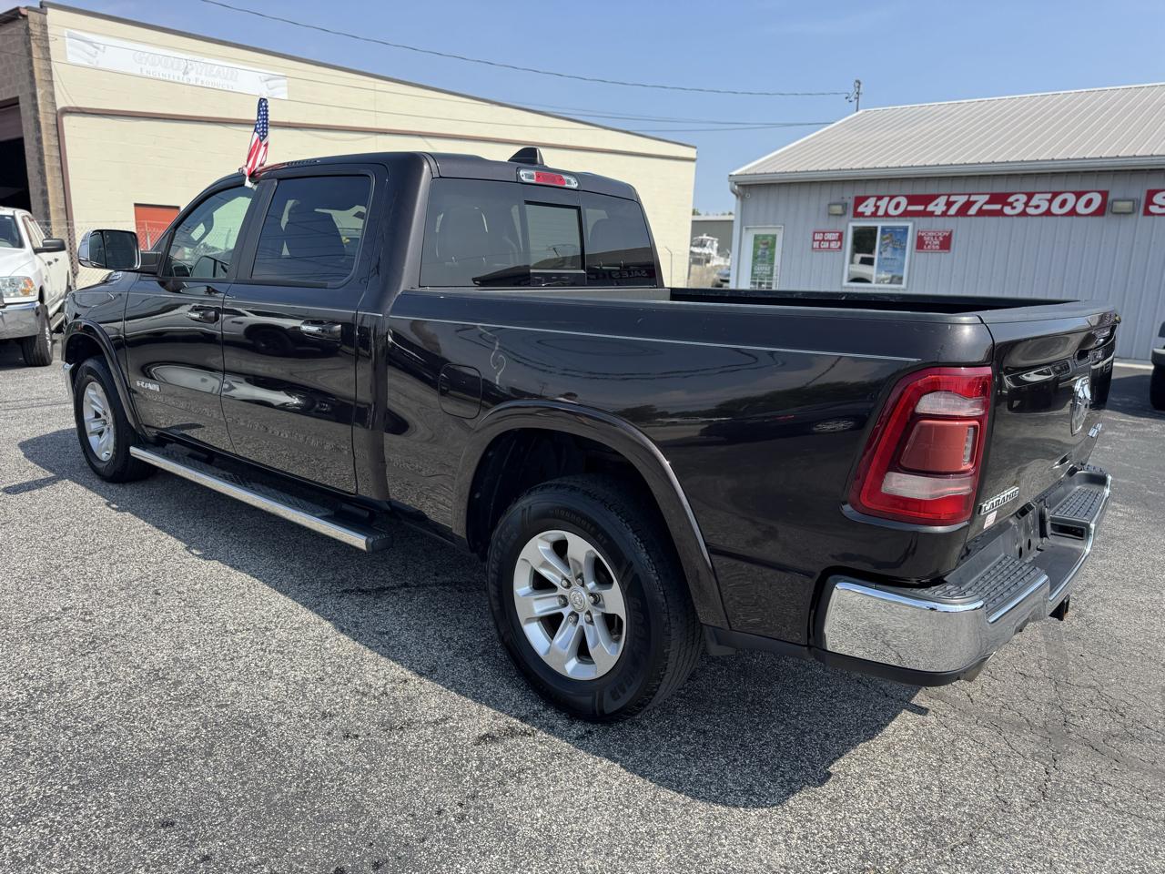 RAM 1500 Laramie 4x4 Crew Cab 6'4" Box 2019