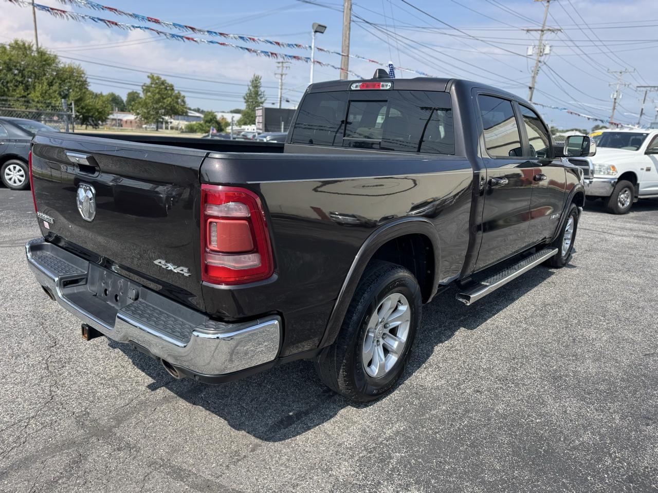 RAM 1500 Laramie 4x4 Crew Cab 6'4" Box 2019