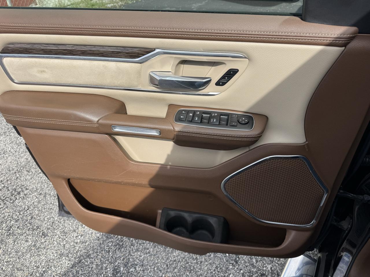 RAM 1500 Laramie 4x4 Crew Cab 6'4" Box 2019