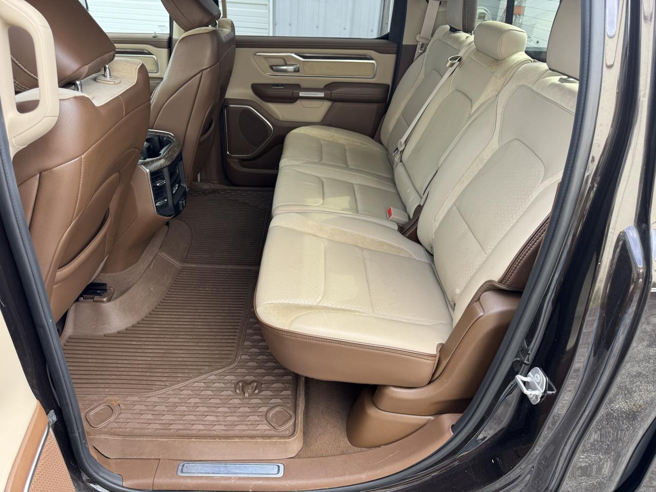 RAM 1500 Laramie 4x4 Crew Cab 6'4" Box 2019