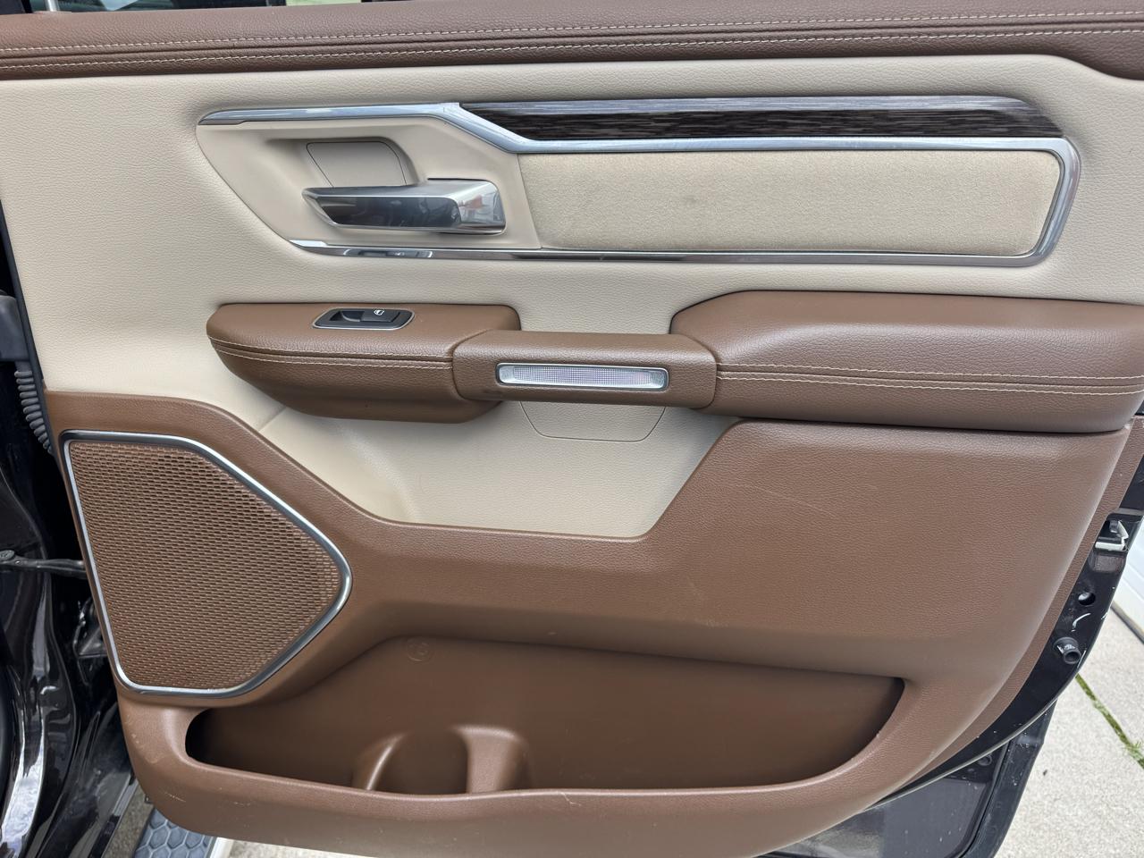 RAM 1500 Laramie 4x4 Crew Cab 6'4" Box 2019