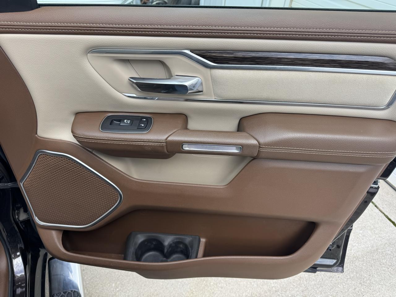 RAM 1500 Laramie 4x4 Crew Cab 6'4" Box 2019