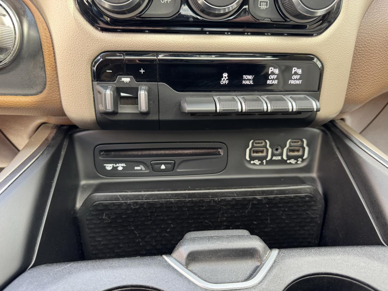 RAM 1500 Laramie 4x4 Crew Cab 6'4" Box 2019