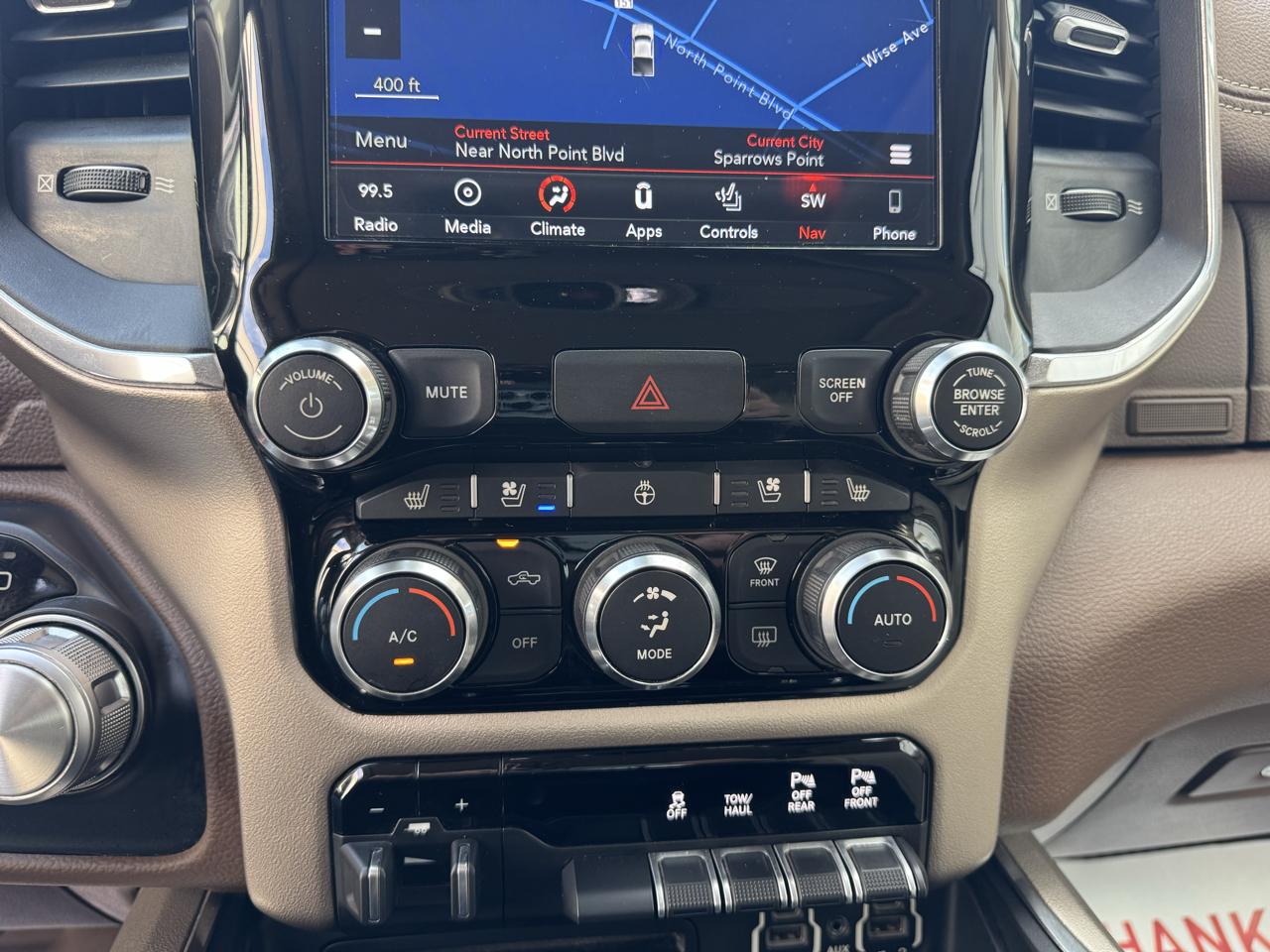 RAM 1500 Laramie 4x4 Crew Cab 6'4" Box 2019
