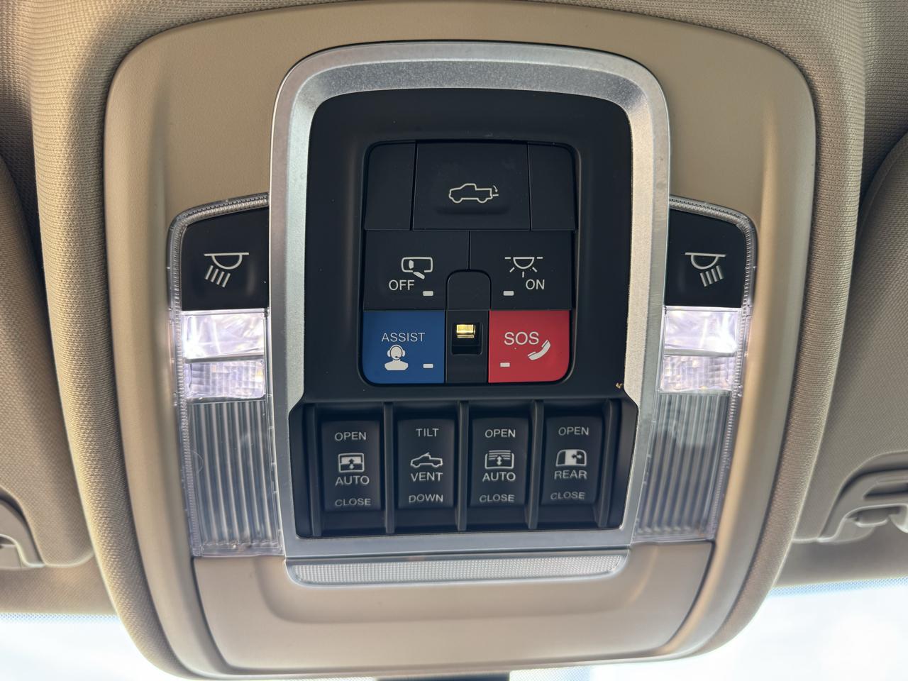 RAM 1500 Laramie 4x4 Crew Cab 6'4" Box 2019